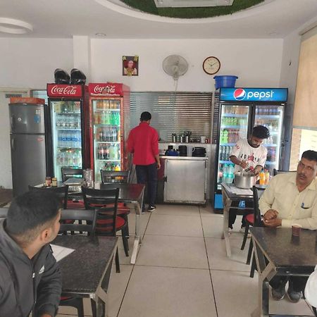 Hotel O Food Plaza Zirakpur Eksteriør billede