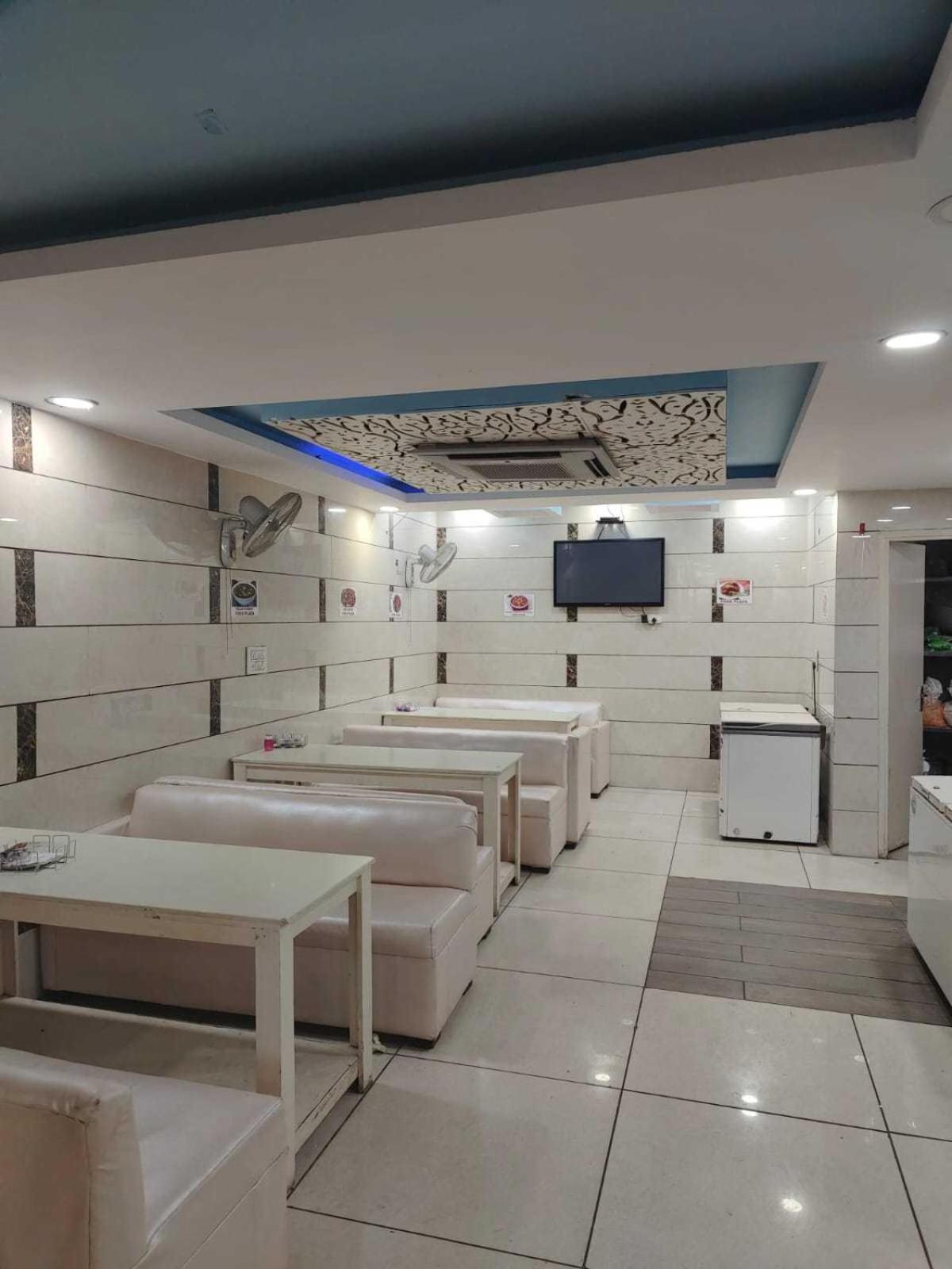Hotel O Food Plaza Zirakpur Eksteriør billede